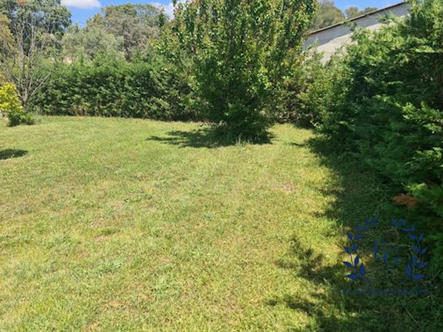 Vente Terrain constructible 637 m2 Pourrières