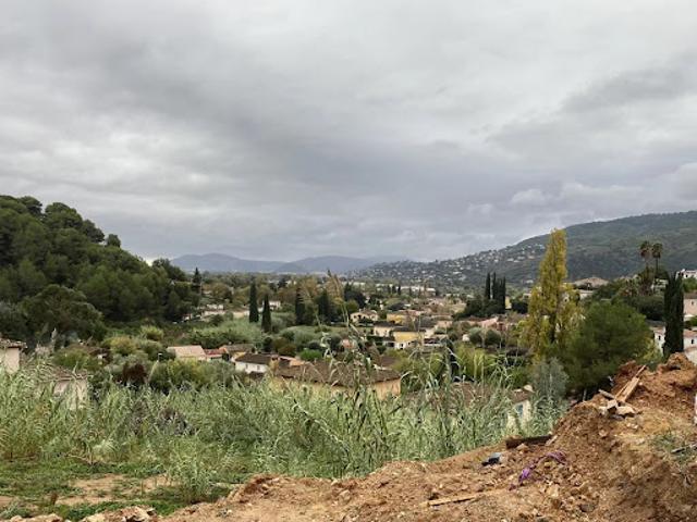 Vente Terrain constructible 647 m2 La Roquette sur Siagne