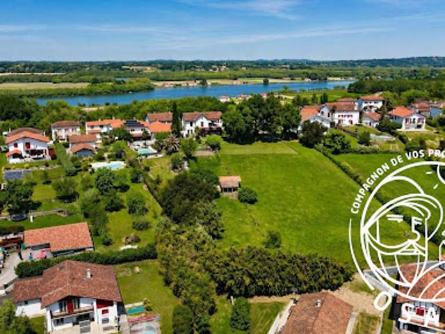 Vente Terrain constructible 640 m2 Urt