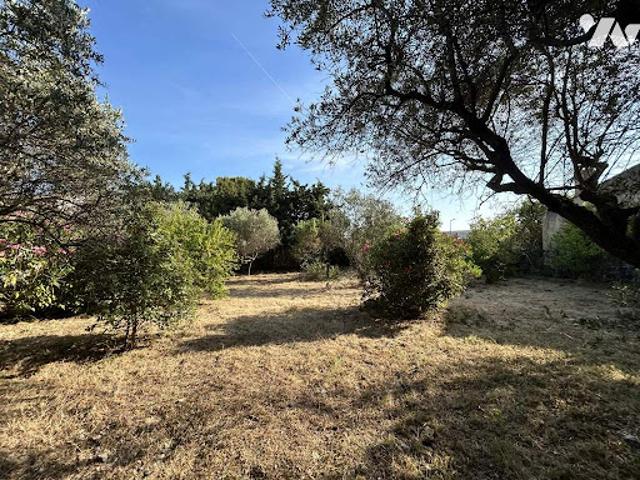 Vente Terrain constructible 642 m2 Lançon Provence