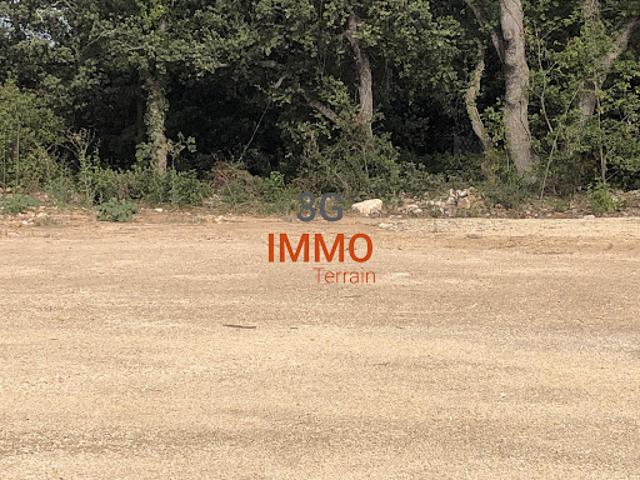 Vente Terrain constructible 691 m2 Uzès