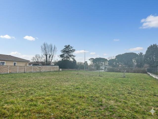 Vente Terrain constructible 704 m2 Tournefeuille