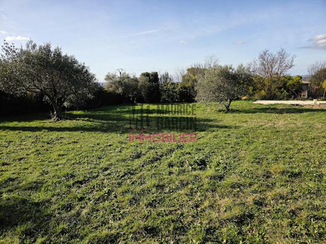 Vente Terrain constructible 770 m2 Lagnes