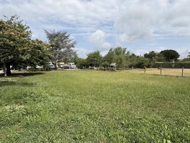 Vente Terrain constructible 784 m2 La Salvetat Saint Gilles