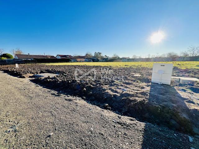 Vente Terrain constructible 808 m2 Luzillat