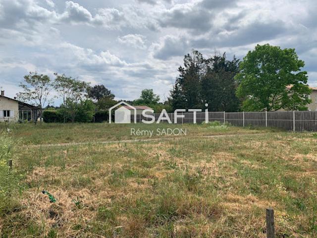 Vente Terrain constructible 881 m2 Avensan