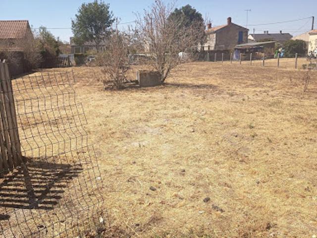Vente Terrain constructible 893 m2 Argenton l'Eglise