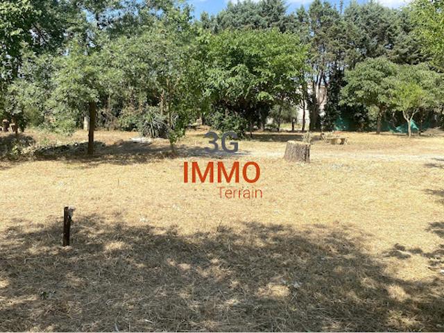 Vente Terrain constructible 900 m2 Uzès