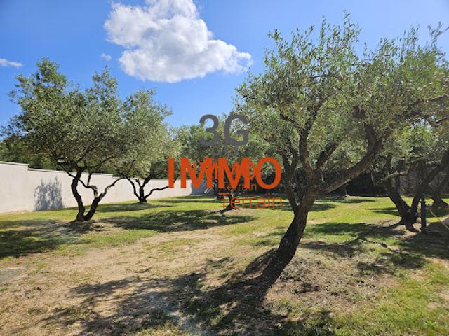 Vente Terrain constructible 920 m2 Uzès