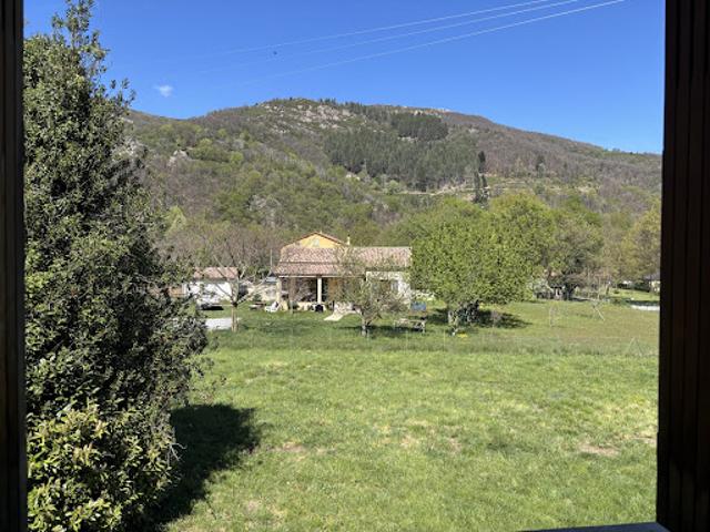 Vente Terrain constructible 950 m2 Montpezat sous Bauzon