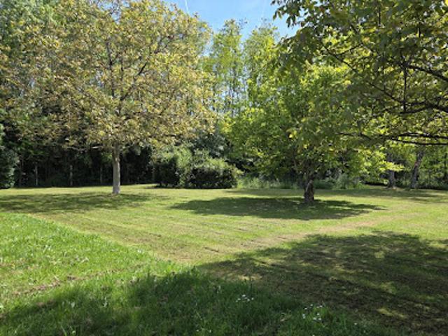 Vente Terrain constructible 1015 m2 Mézériat