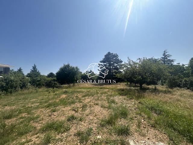 Vente Terrain constructible 882 m2 Ecully