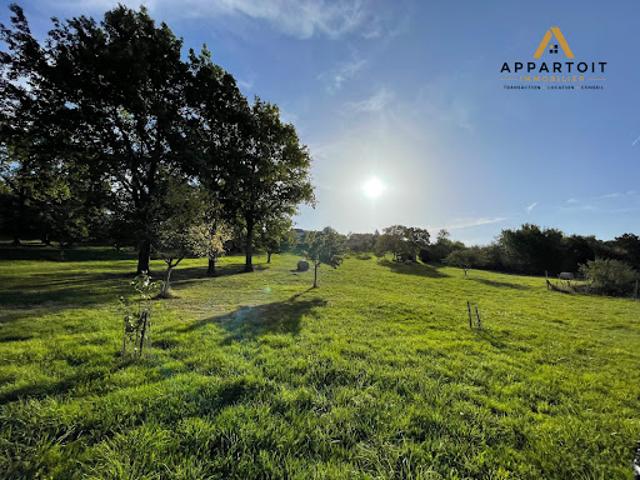 Vente Terrain 13677 m2 Saint Yorre
