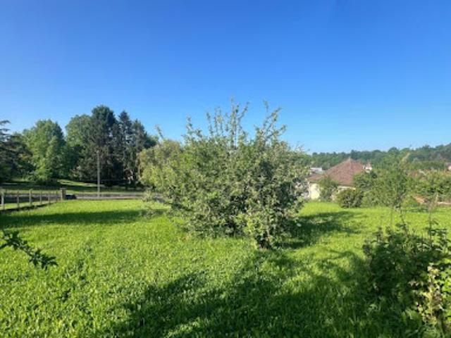 Vente Terrain 1485 m2 Saint Yrieix la Perche