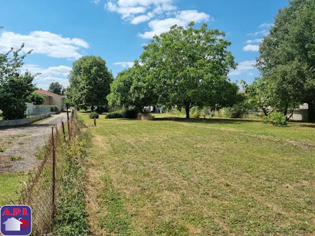 Vente Terrain 1573 m2 Saverdun