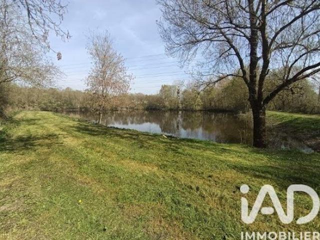 Vente Terrain 15759 m2 Chinon