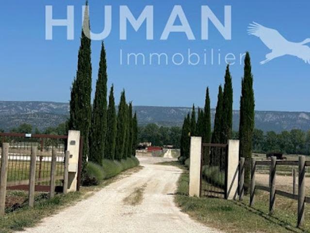 Vente Terrain 160000 m2 Charleval