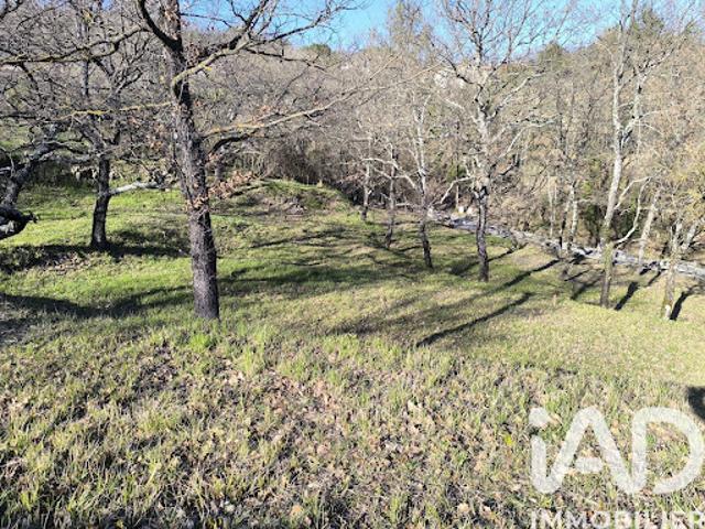 Vente Terrain 1616 m2 Montferrat