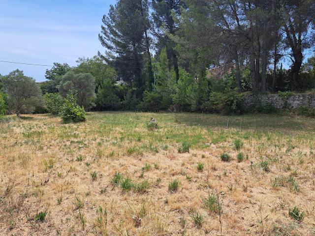 Vente Terrain 1800 m2 Eguilles
