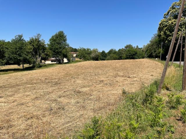 Vente Terrain 1870 m2 Saint Jouvent