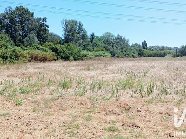Vente Terrain 18805 m2 Comps