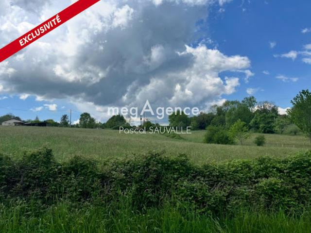 Vente Terrain constructible 1980 m2 Saint Martin des Combes