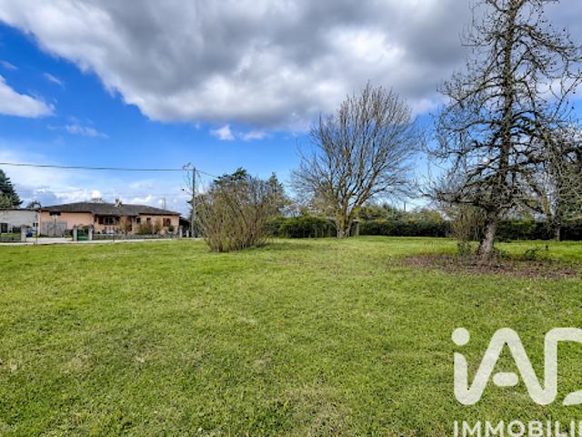Vente Terrain 1025 m2 Saint Etienne de Tulmont