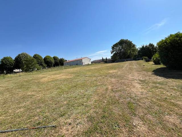 Vente Terrain 1170 m2 Barbezieux Saint Hilaire