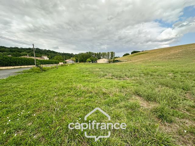 Vente Terrain 1228 m2 Saint Caprais de Lerm