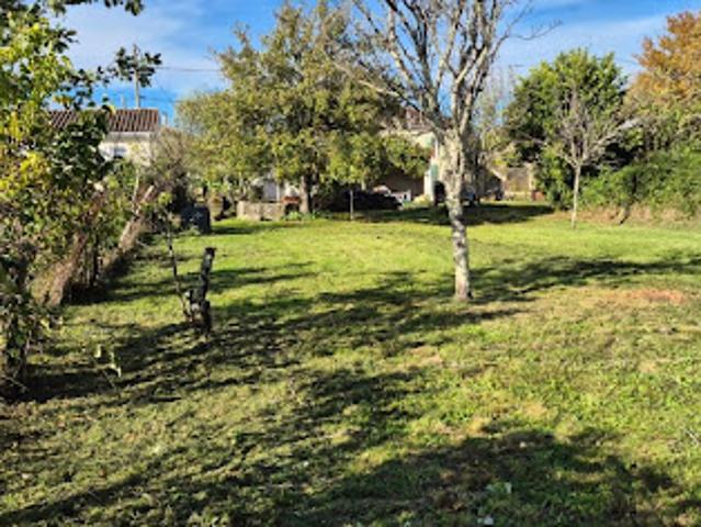 Vente Terrain 1310 m2 Burie