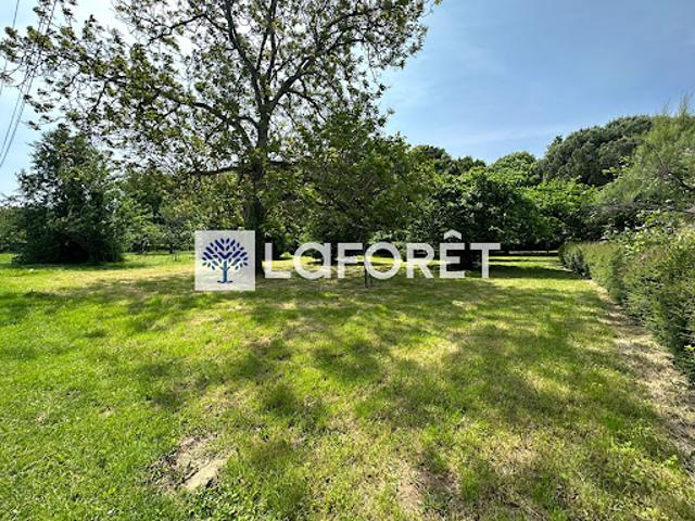 Vente Terrain 1380 m2 Tesson