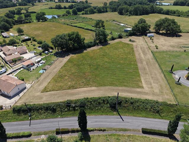Vente Terrain 2495 m2 Montmorillon