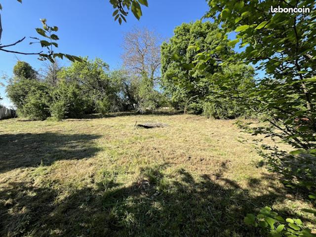 Vente Terrain 2700 m2 Saint Benin d'Azy