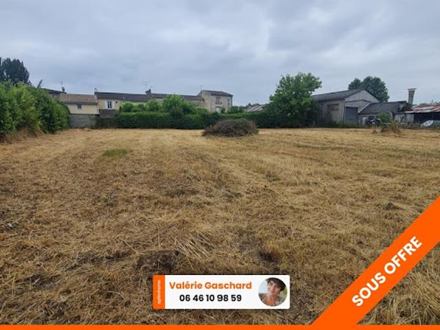 Vente Terrain 2984 m2 Saint Médard de Guizières