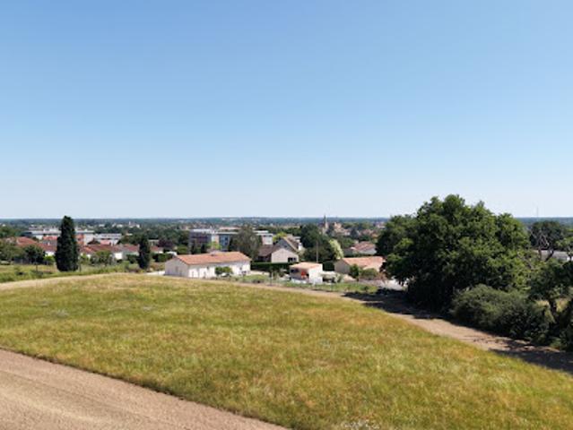 Vente Terrain 2130 m2 Montmorillon