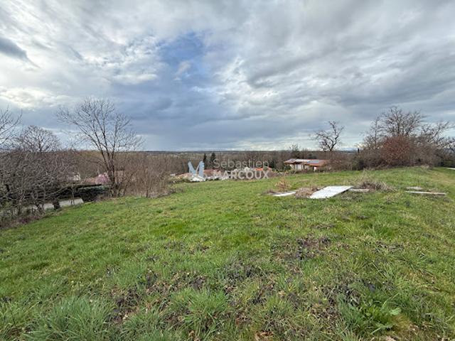 Vente Terrain 2130 m2 Poncins