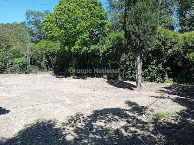 Vente Terrain 372 m2 Saint Etienne du Grès
