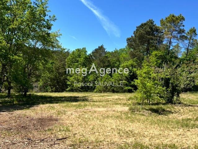 Vente Terrain constructible 3350 m2 Léguillac de l'Auche