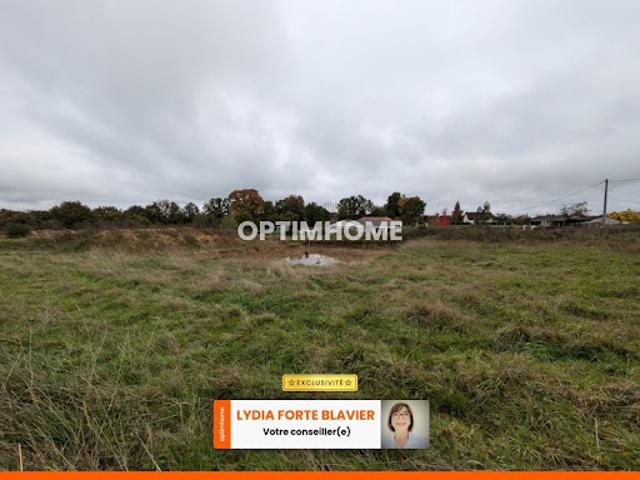 Vente Terrain 4764 m2 Saint Hilaire les Places