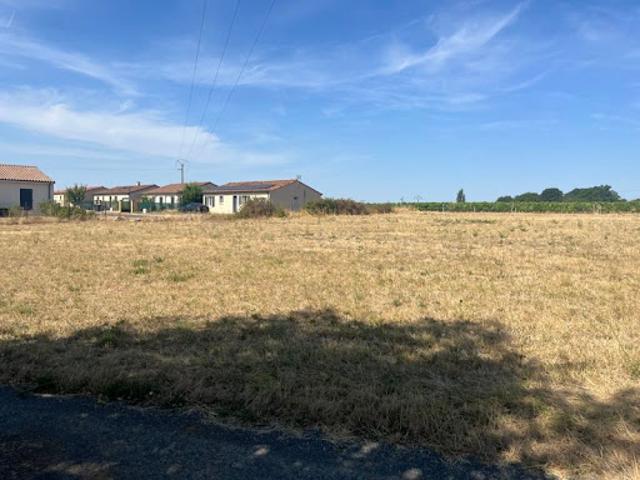 Vente Terrain 4246 m2 Saint Saturnin