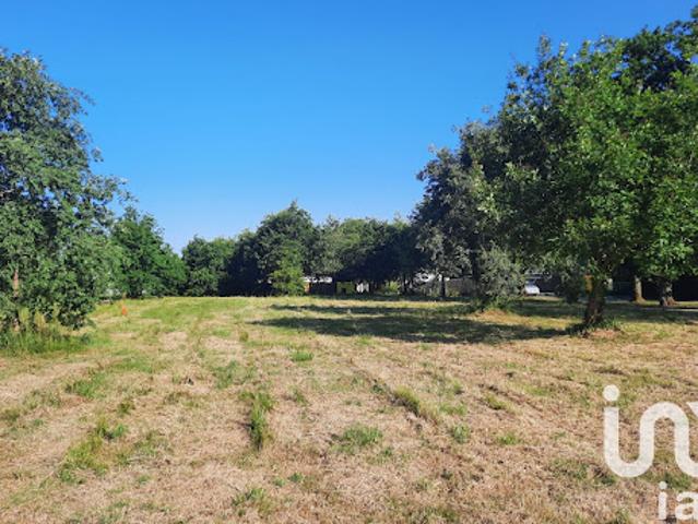 Vente Terrain 520 m2 Saint Etienne de Montluc