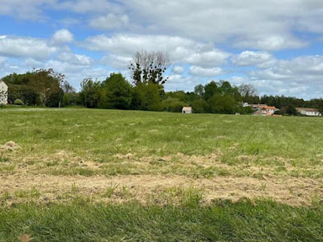 Vente Terrain 533 m2 Pisany