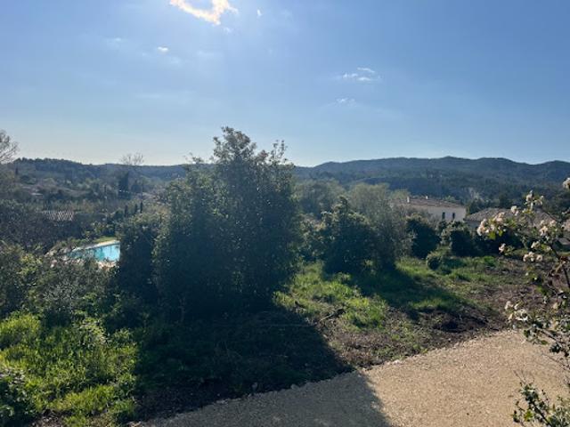 Vente Terrain 650 m2 Eyguières