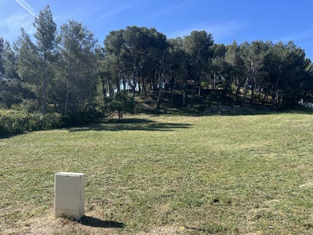 Vente Terrain 680 m2 Eyguières