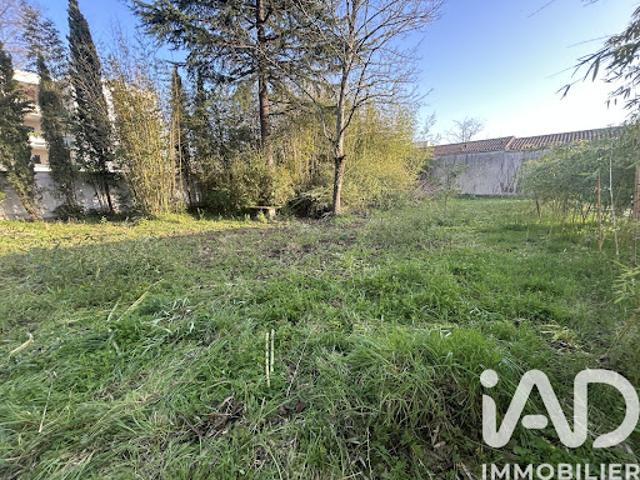 Vente Terrain 696 m2 Angouleme