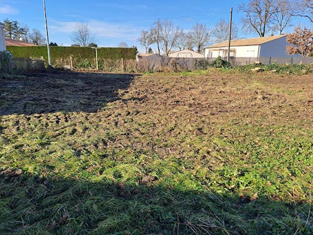 Vente Terrain 698 m2 Chaniers