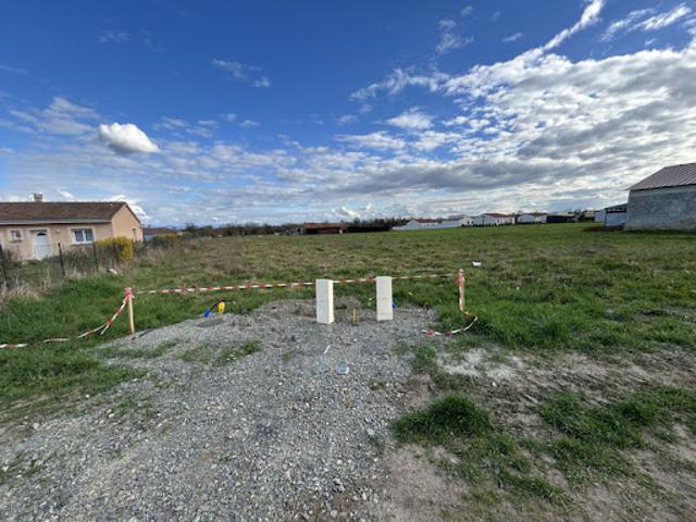 Vente Terrain 746 m2 Maringues