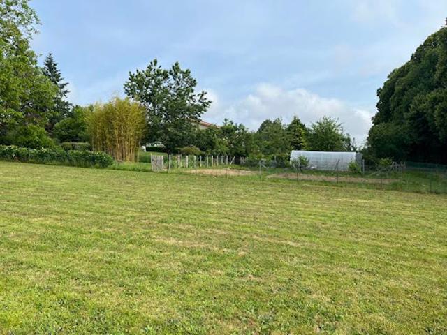 Vente Terrain 746 m2 Massignac