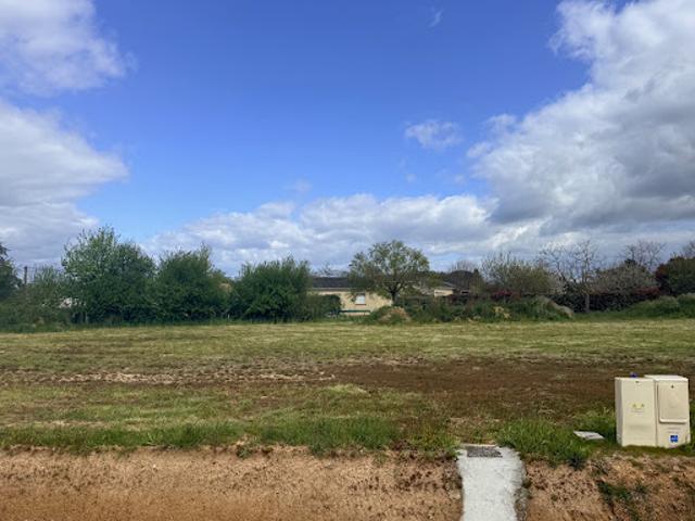 Vente Terrain 700 m2 Técou