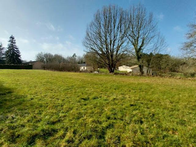 Vente Terrain 700 m2 Saint Pierre de Chignac